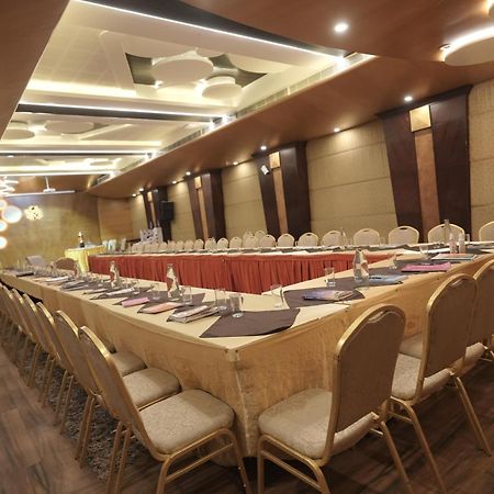 Maurya Rajadhani Thiruvananthapuram Zewnętrze zdjęcie