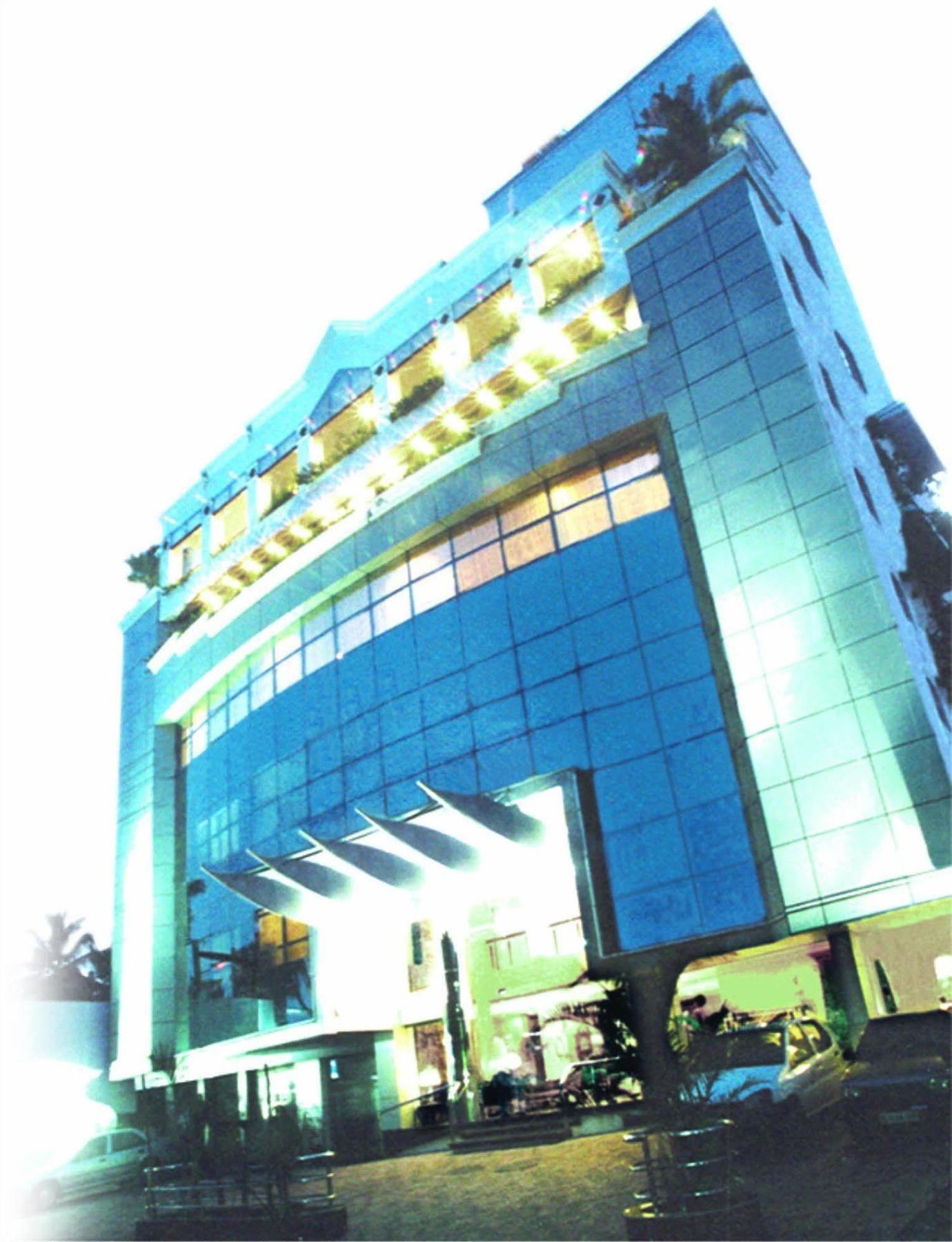 Maurya Rajadhani Thiruvananthapuram Zewnętrze zdjęcie